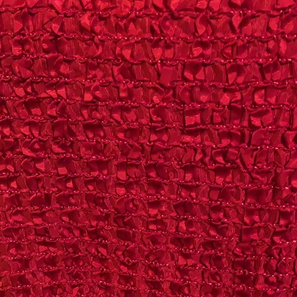 Bows! Fabulous beribboned red taffeta yard goods. - Picture 2 of 5